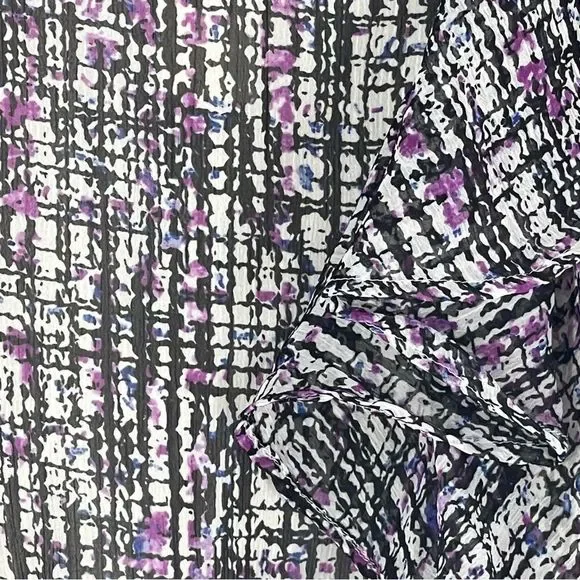 NWT EXPRESS WOMEN’s top, blouse, short sleeve with lots of ruffles, size Large - Picture 4 of 9